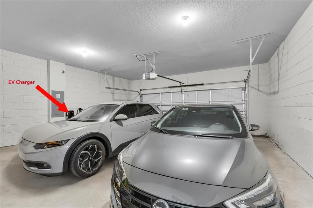 En Venta: $439,900 (4 camas, 3 baños, 2335 Pies cuadrados)