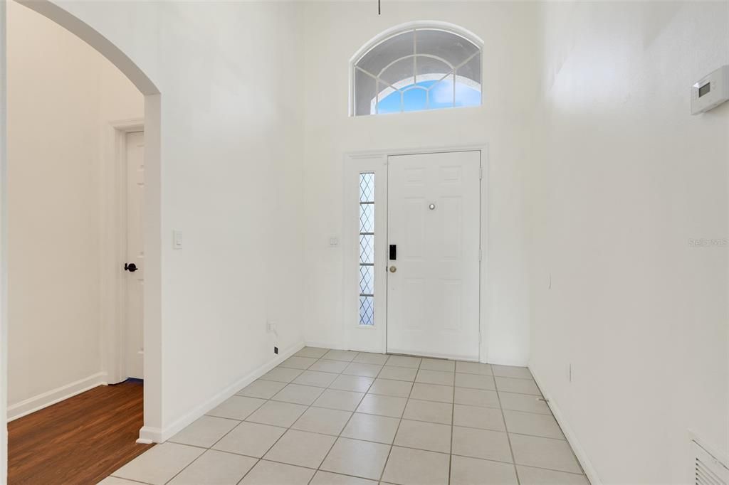 For Rent: $2,700 (3 beds, 2 baths, 1728 Square Feet)