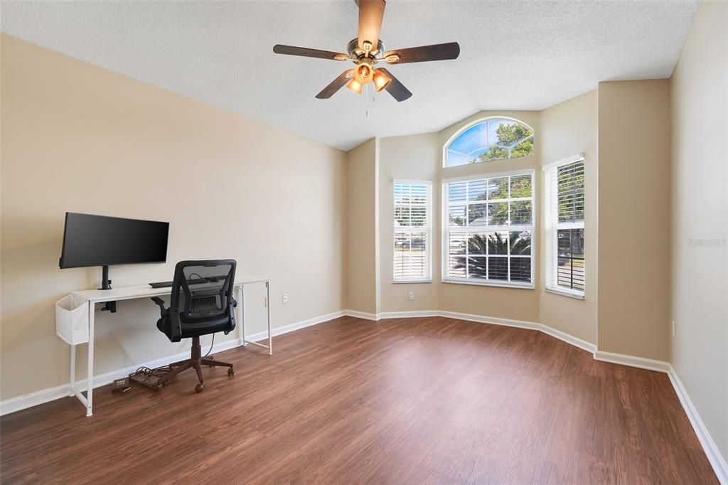 For Rent: $2,700 (3 beds, 2 baths, 1728 Square Feet)