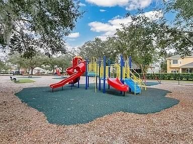 For Rent: $2,700 (3 beds, 2 baths, 1728 Square Feet)