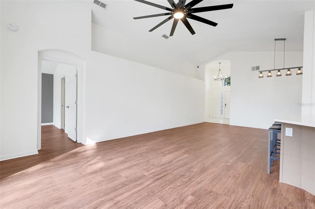 For Rent: $2,700 (3 beds, 2 baths, 1728 Square Feet)