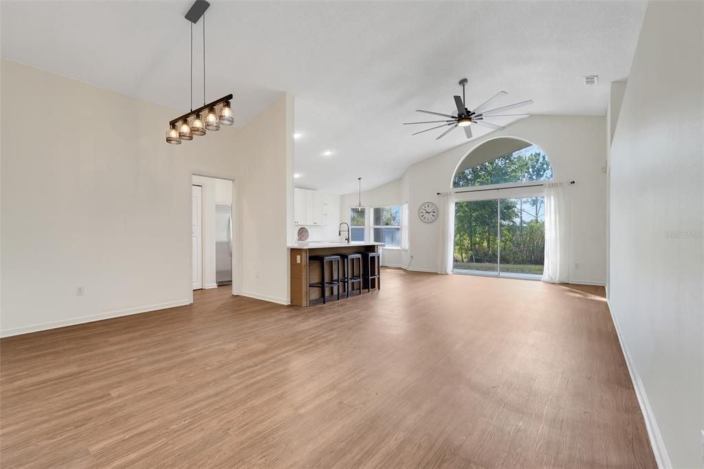 For Rent: $2,700 (3 beds, 2 baths, 1728 Square Feet)