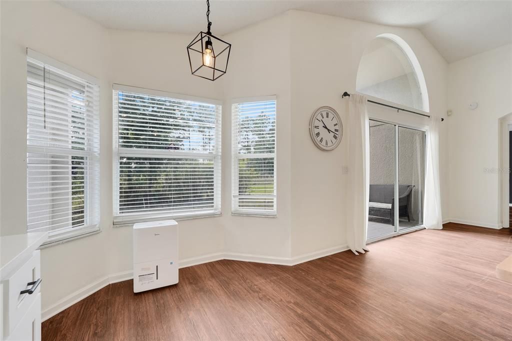 For Rent: $2,700 (3 beds, 2 baths, 1728 Square Feet)