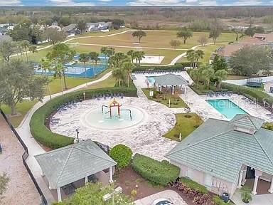 For Rent: $2,700 (3 beds, 2 baths, 1728 Square Feet)