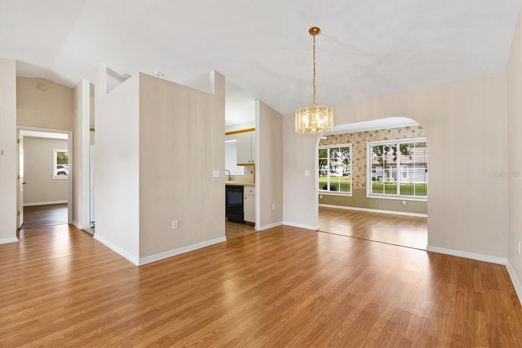 For Sale: $250,000 (3 beds, 2 baths, 1760 Square Feet)