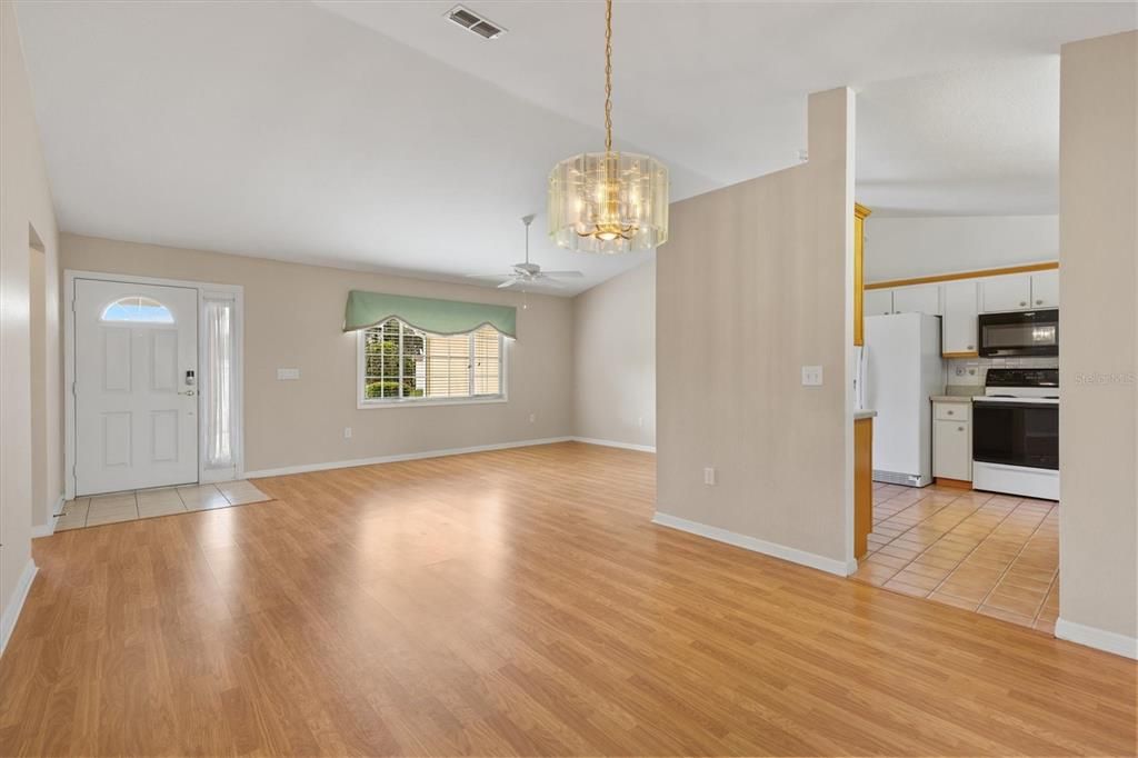 For Sale: $250,000 (3 beds, 2 baths, 1760 Square Feet)