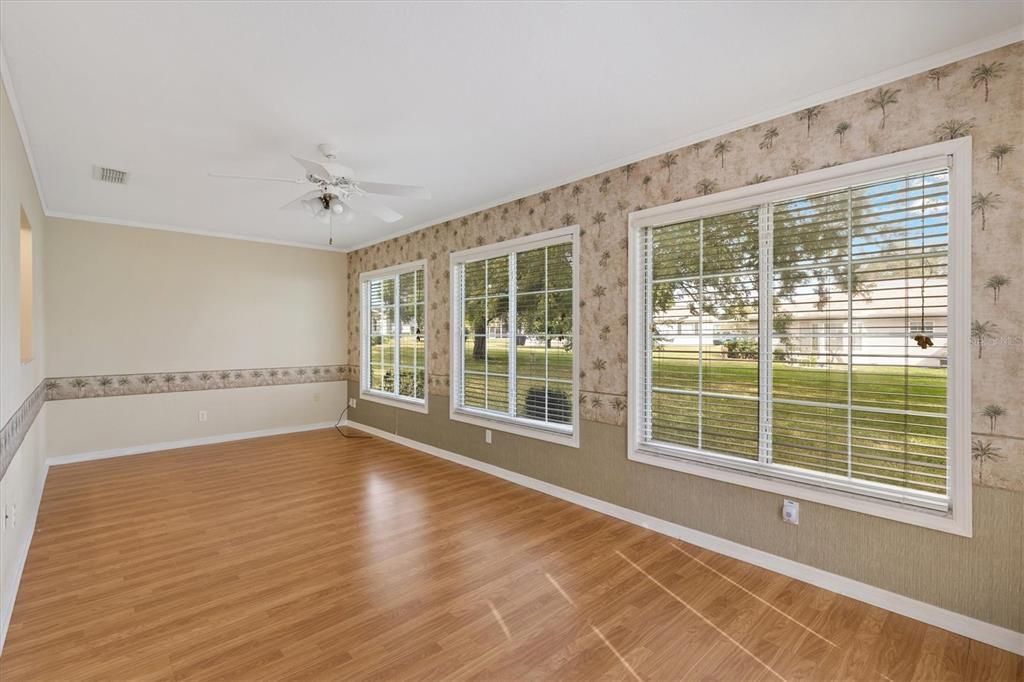 For Sale: $250,000 (3 beds, 2 baths, 1760 Square Feet)