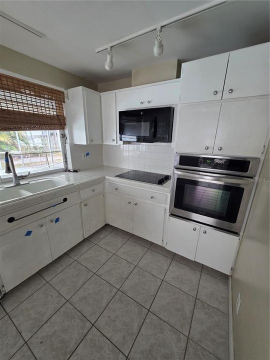 待售: $549,900 (3 贝兹, 2 浴室, 1577 平方英尺)