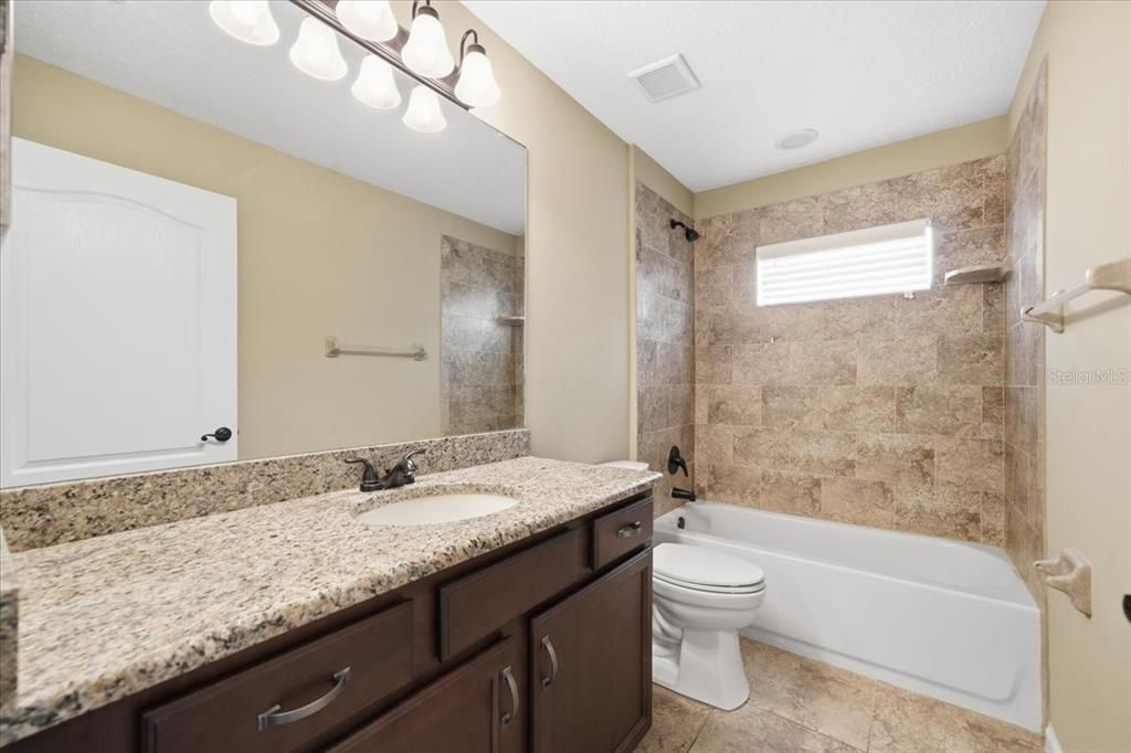 En Venta: $455,000 (3 camas, 2 baños, 2182 Pies cuadrados)