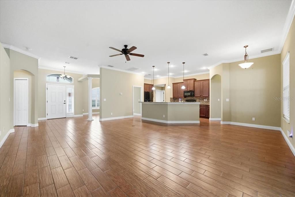 En Venta: $455,000 (3 camas, 2 baños, 2182 Pies cuadrados)