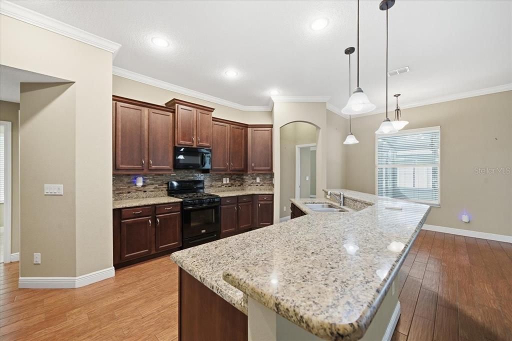 En Venta: $455,000 (3 camas, 2 baños, 2182 Pies cuadrados)