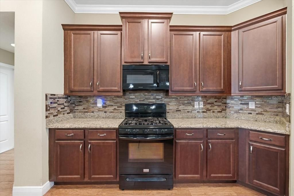 En Venta: $455,000 (3 camas, 2 baños, 2182 Pies cuadrados)