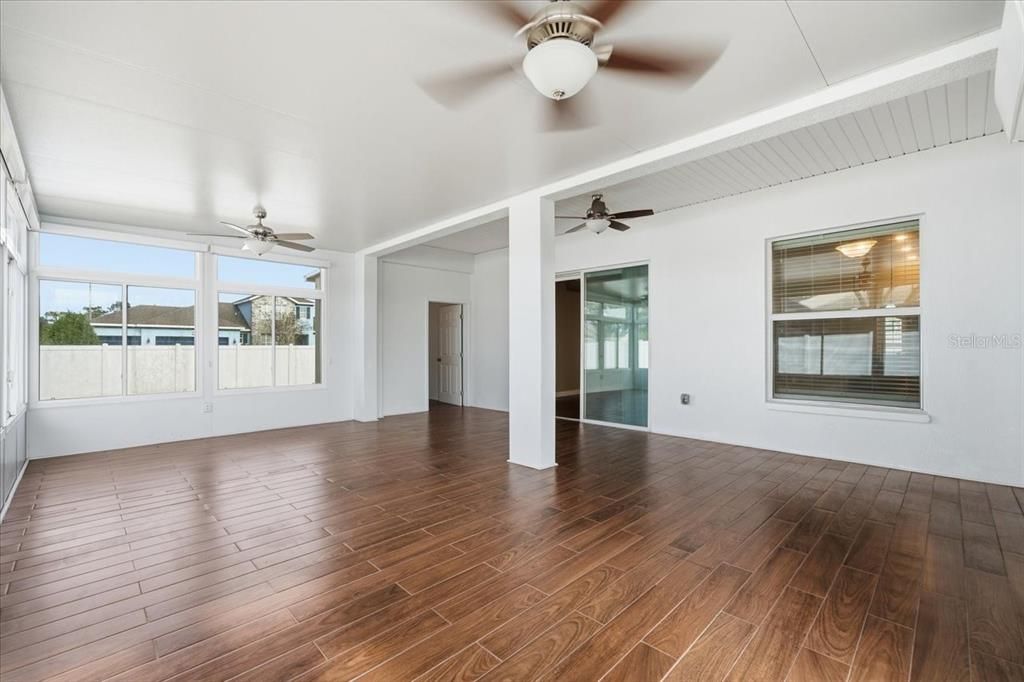 En Venta: $455,000 (3 camas, 2 baños, 2182 Pies cuadrados)