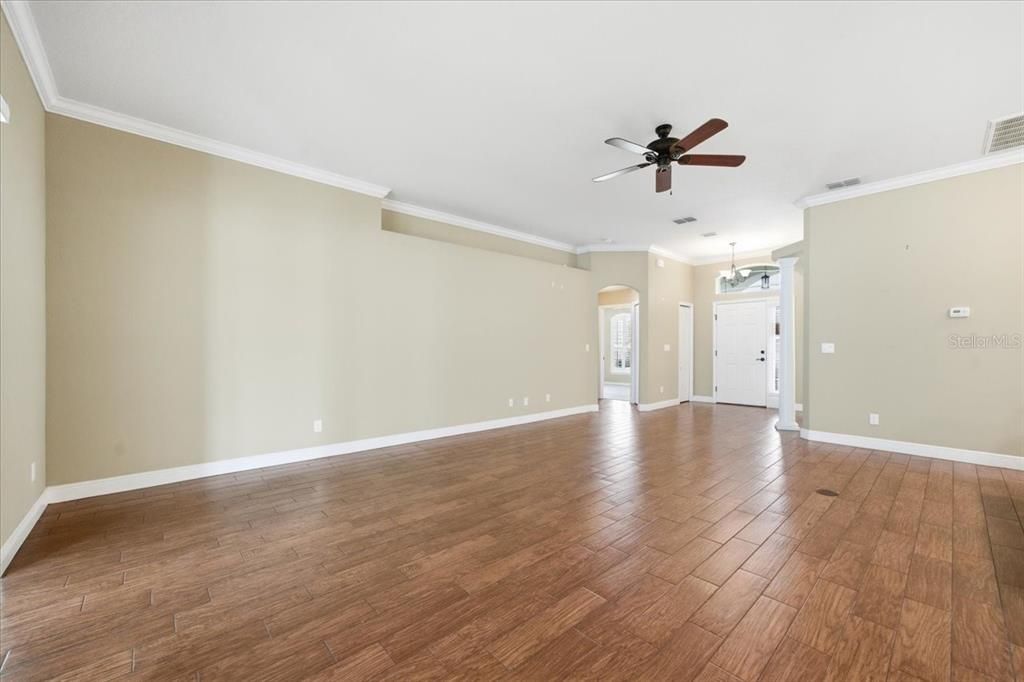 En Venta: $455,000 (3 camas, 2 baños, 2182 Pies cuadrados)