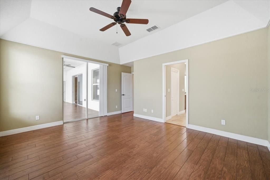 En Venta: $455,000 (3 camas, 2 baños, 2182 Pies cuadrados)