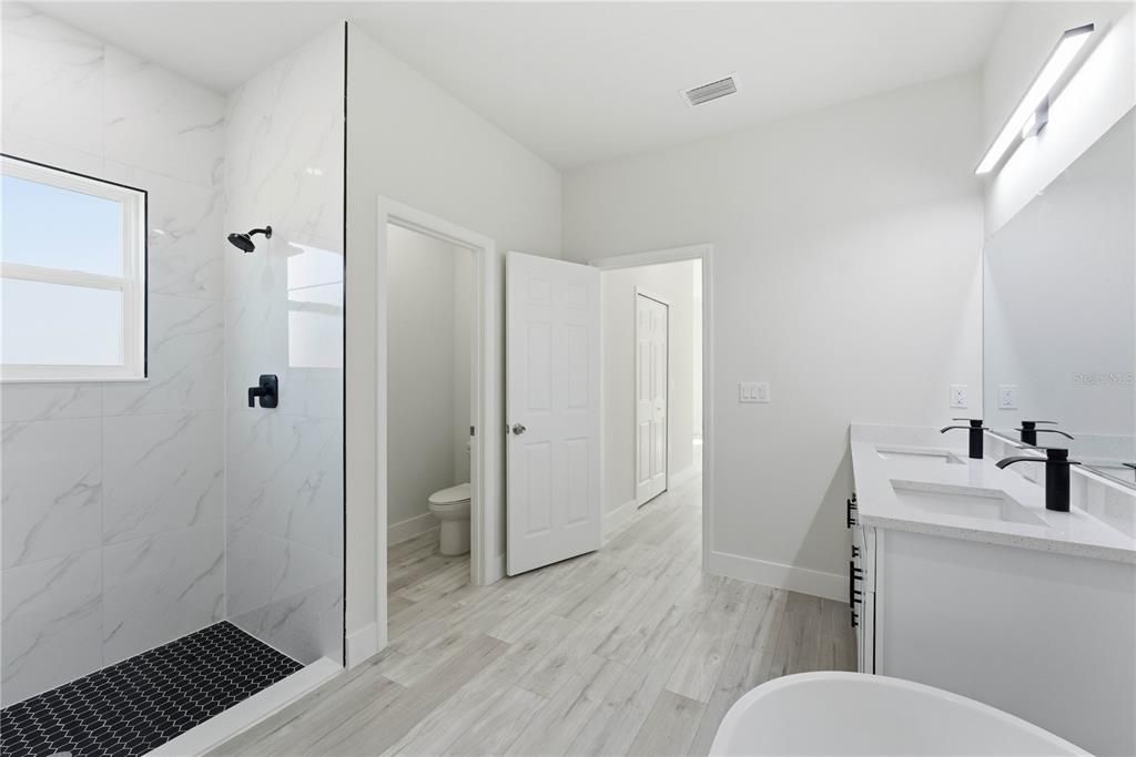 For Sale: $299,000 (4 beds, 2 baths, 1765 Square Feet)