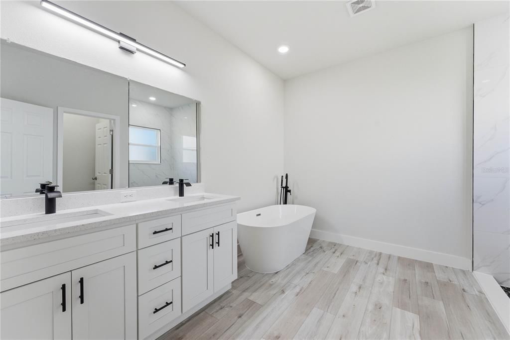 For Sale: $299,000 (4 beds, 2 baths, 1765 Square Feet)