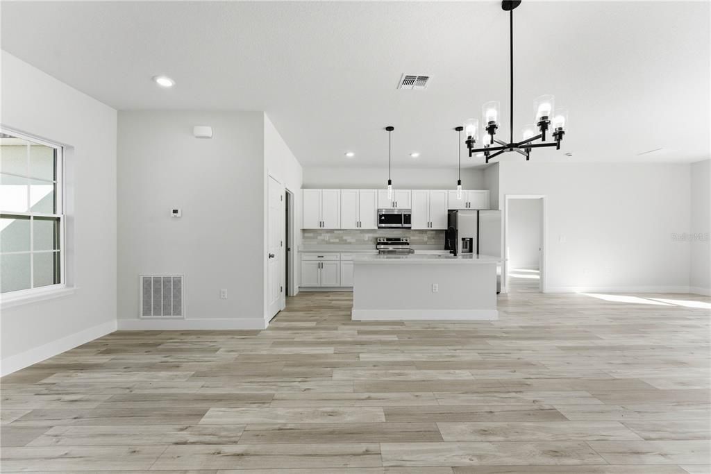 For Sale: $299,000 (4 beds, 2 baths, 1765 Square Feet)