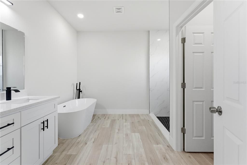 For Sale: $299,000 (4 beds, 2 baths, 1765 Square Feet)