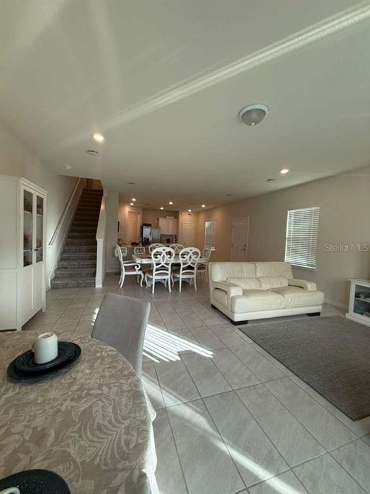 For Rent: $2,400 (3 beds, 2 baths, 1796 Square Feet)