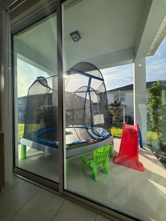 For Rent: $2,400 (3 beds, 2 baths, 1796 Square Feet)