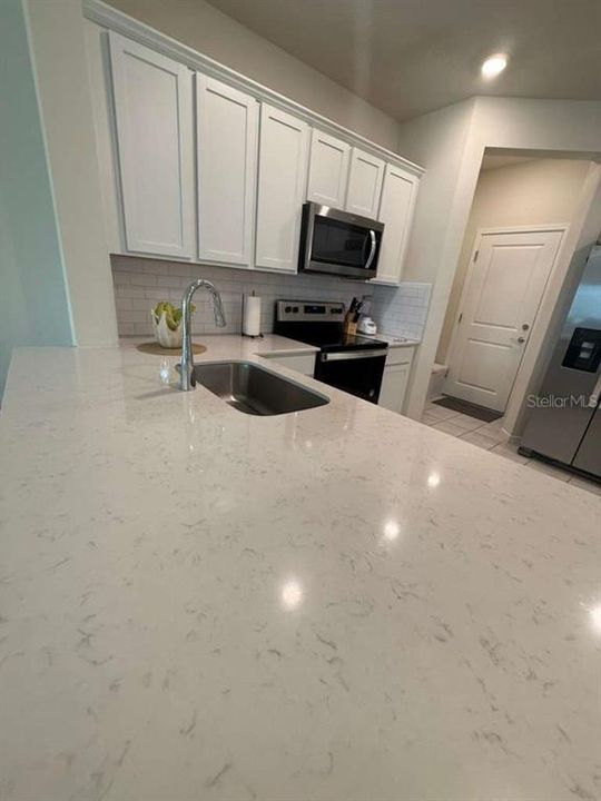 For Rent: $2,400 (3 beds, 2 baths, 1796 Square Feet)