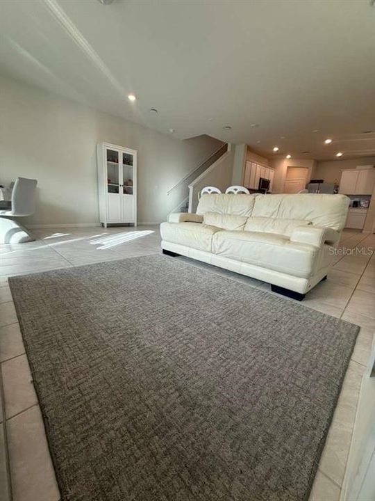 For Rent: $2,400 (3 beds, 2 baths, 1796 Square Feet)