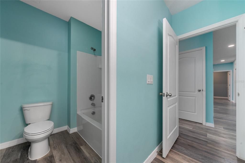 出租: $3,100 (5 贝兹, 3 浴室, 2674 平方英尺)