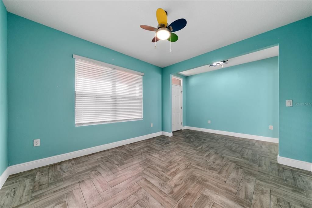 出租: $3,100 (5 贝兹, 3 浴室, 2674 平方英尺)