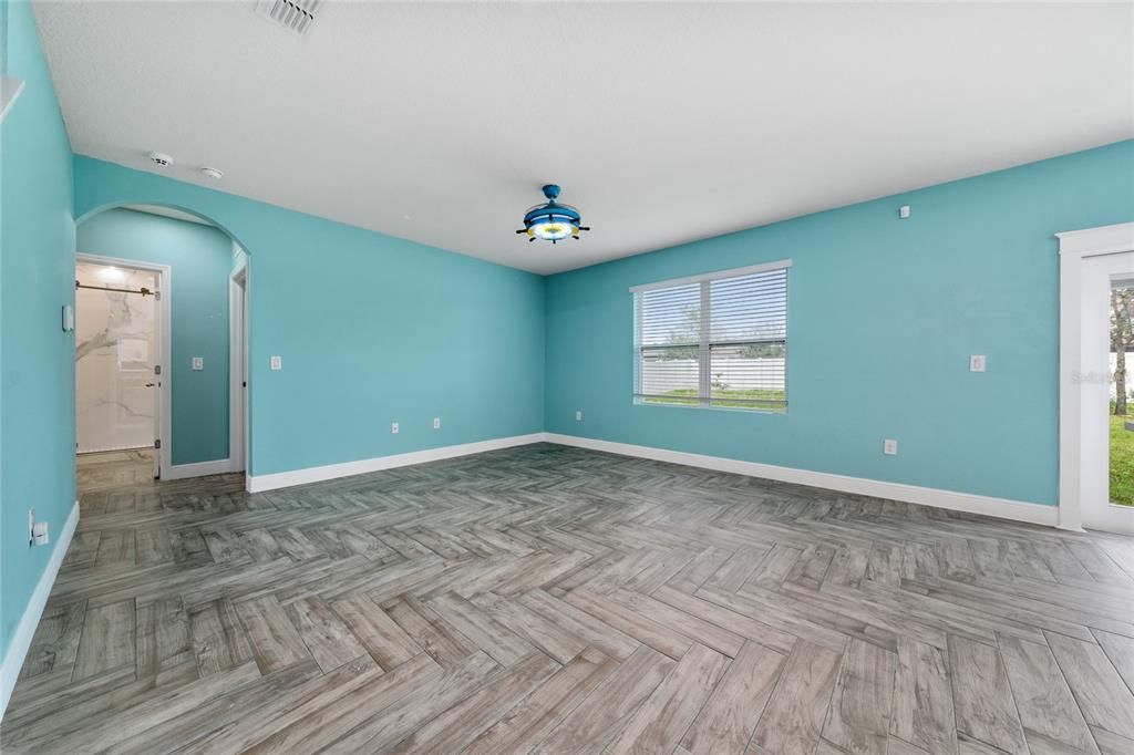 出租: $3,100 (5 贝兹, 3 浴室, 2674 平方英尺)