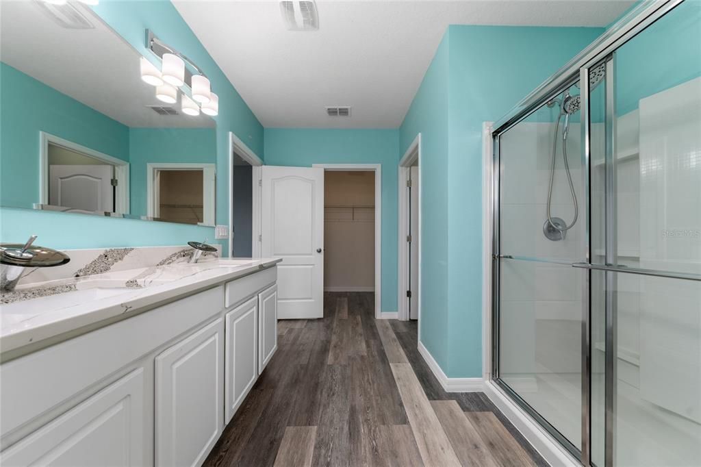 出租: $3,100 (5 贝兹, 3 浴室, 2674 平方英尺)