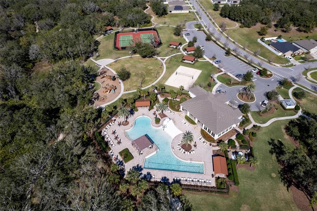 出租: $3,100 (5 贝兹, 3 浴室, 2674 平方英尺)