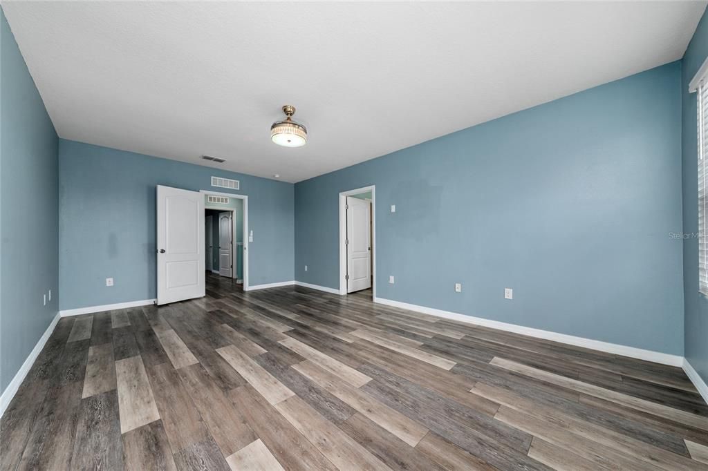 出租: $3,100 (5 贝兹, 3 浴室, 2674 平方英尺)