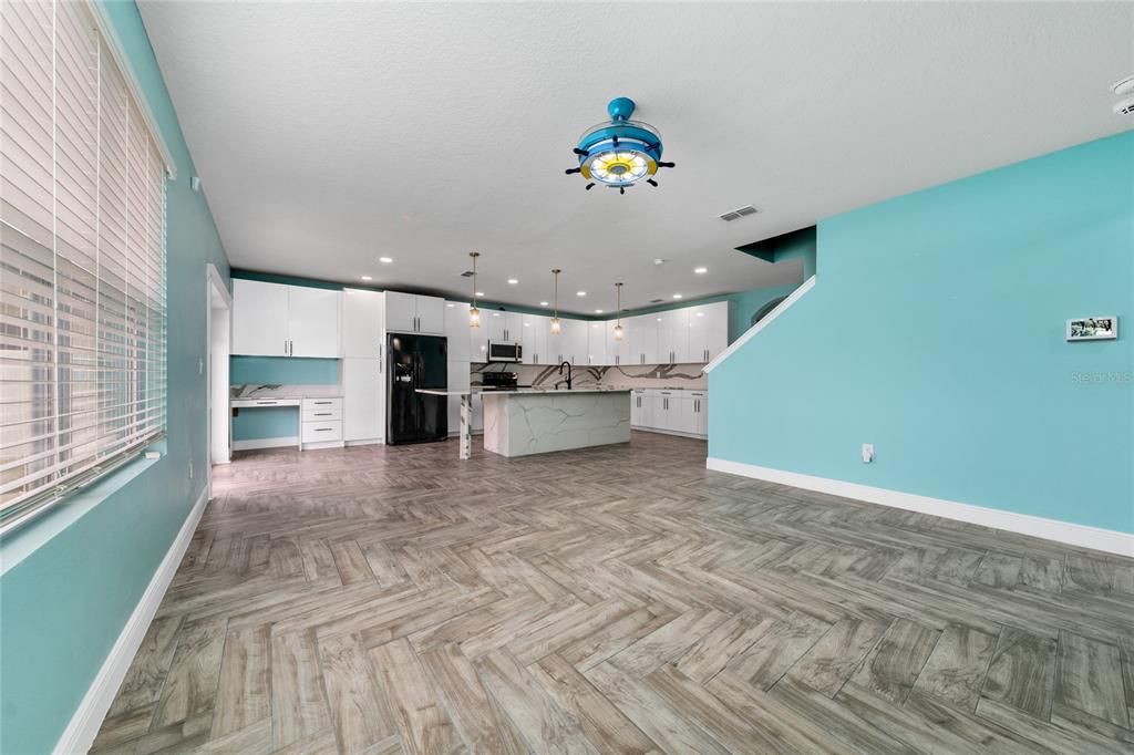 出租: $3,100 (5 贝兹, 3 浴室, 2674 平方英尺)