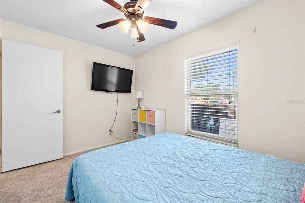 待售: $249,000 (2 贝兹, 2 浴室, 1080 平方英尺)