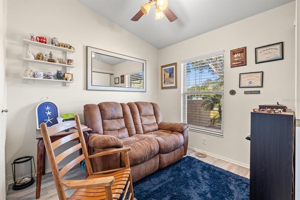 待售: $249,000 (2 贝兹, 2 浴室, 1080 平方英尺)