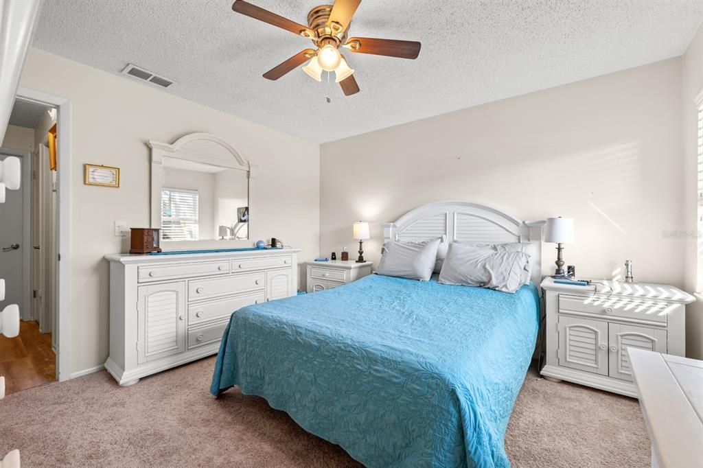 待售: $249,000 (2 贝兹, 2 浴室, 1080 平方英尺)