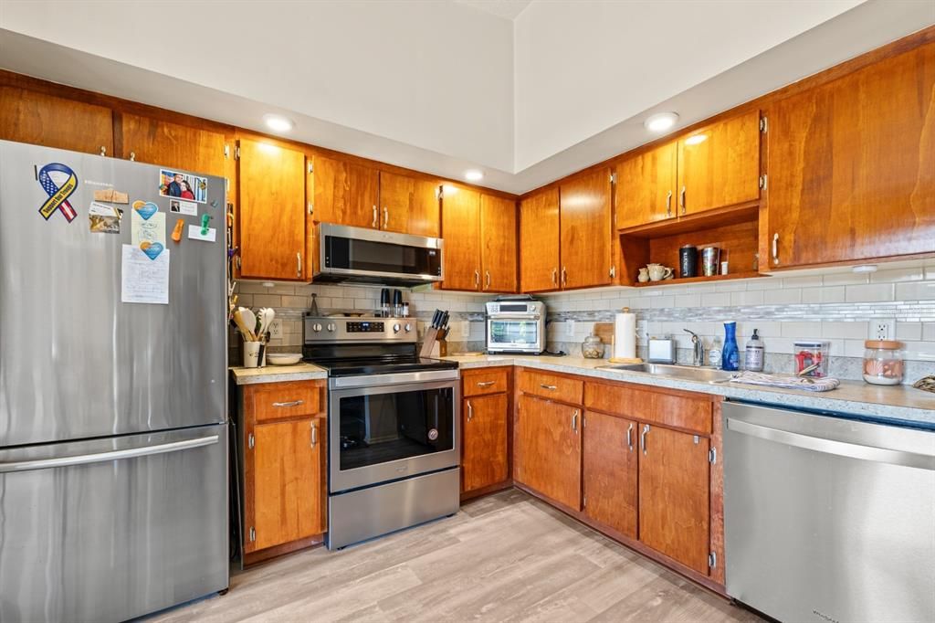 待售: $249,000 (2 贝兹, 2 浴室, 1080 平方英尺)