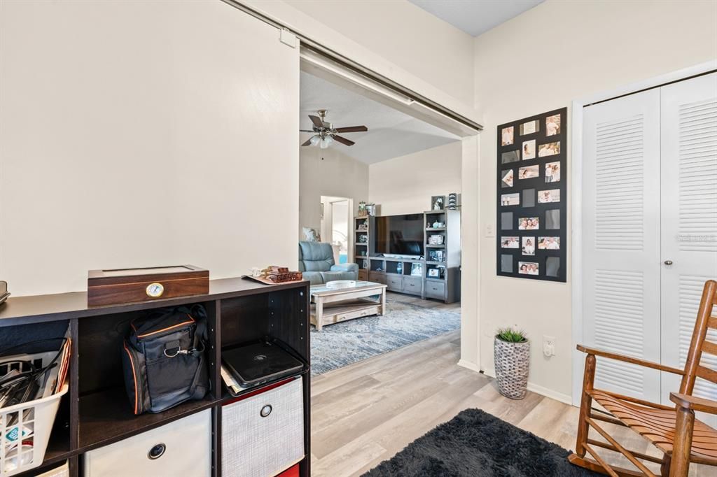 待售: $249,000 (2 贝兹, 2 浴室, 1080 平方英尺)