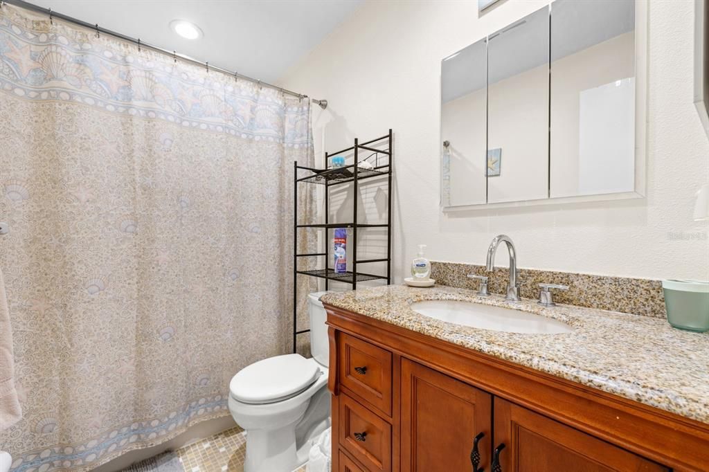 待售: $249,000 (2 贝兹, 2 浴室, 1080 平方英尺)