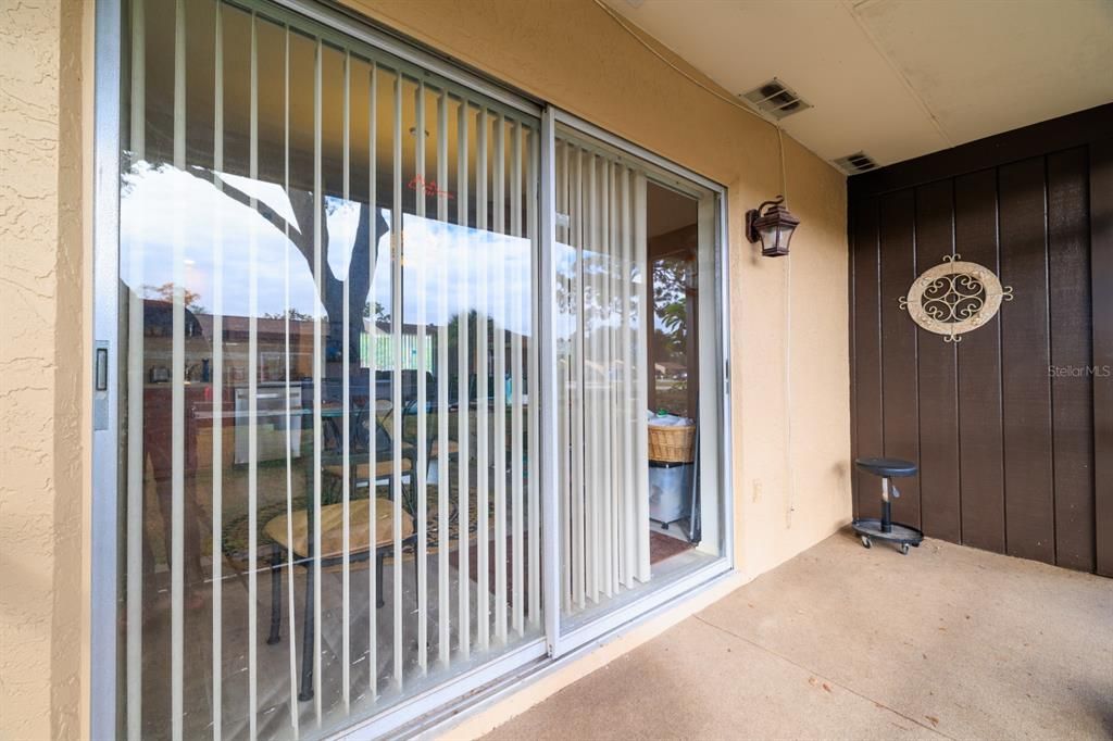 待售: $249,000 (2 贝兹, 2 浴室, 1080 平方英尺)