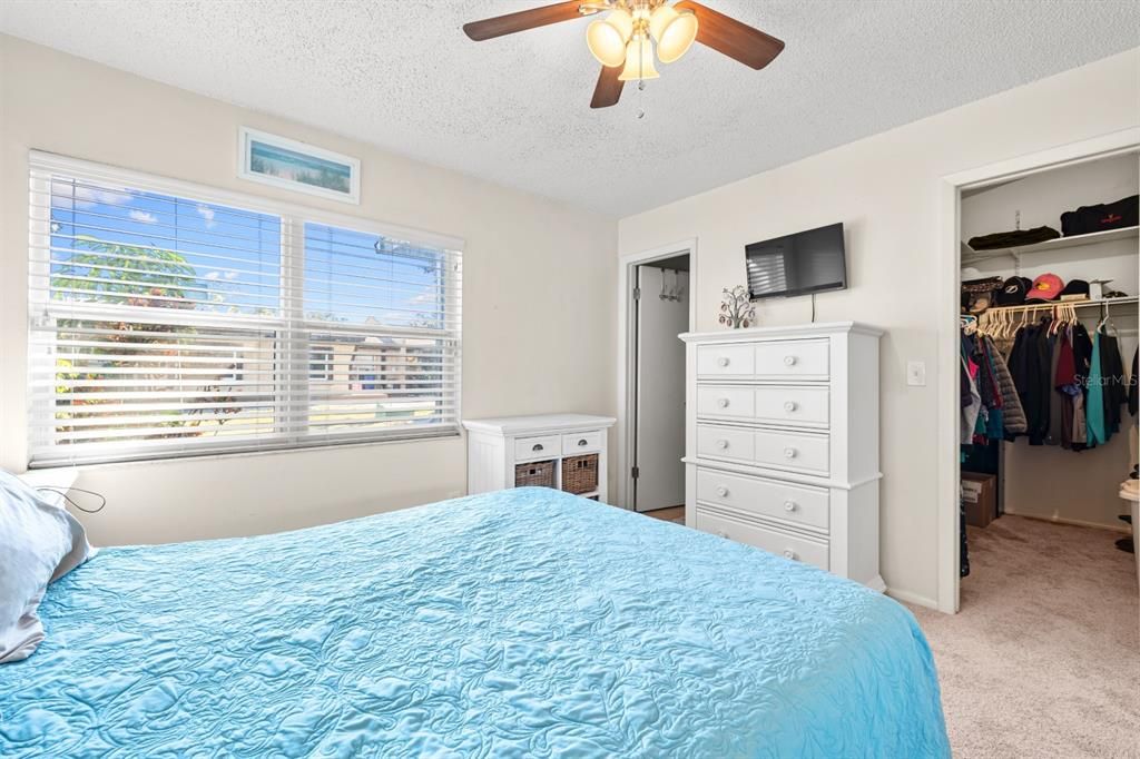 待售: $249,000 (2 贝兹, 2 浴室, 1080 平方英尺)