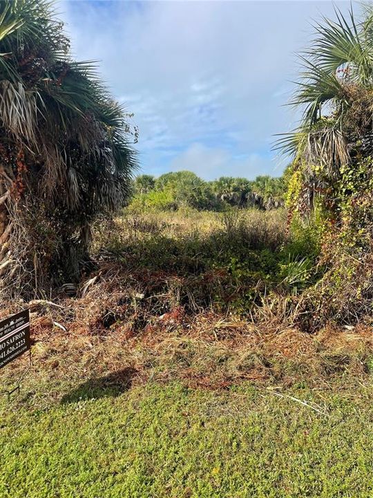 待售: $18,000 (0.24 acres)