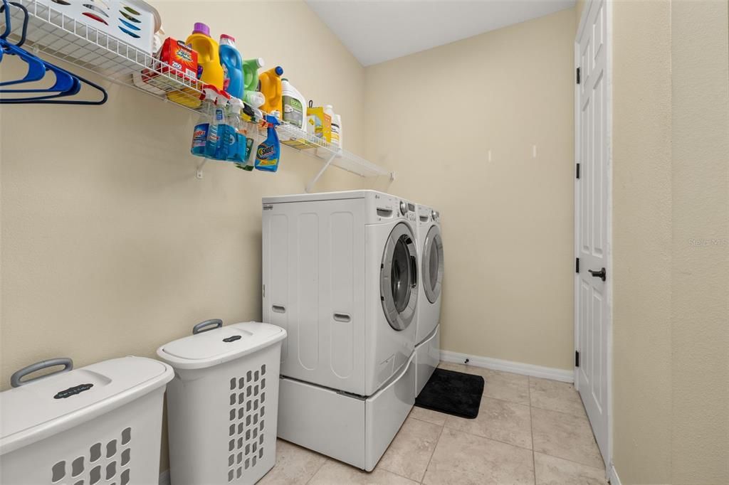 For Sale: $545,000 (4 beds, 3 baths, 2931 Square Feet)