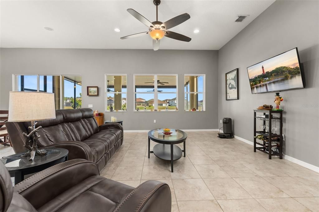 For Sale: $545,000 (4 beds, 3 baths, 2931 Square Feet)