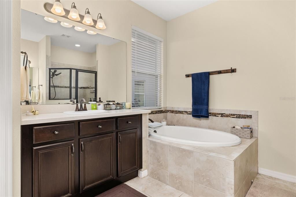 For Sale: $545,000 (4 beds, 3 baths, 2931 Square Feet)