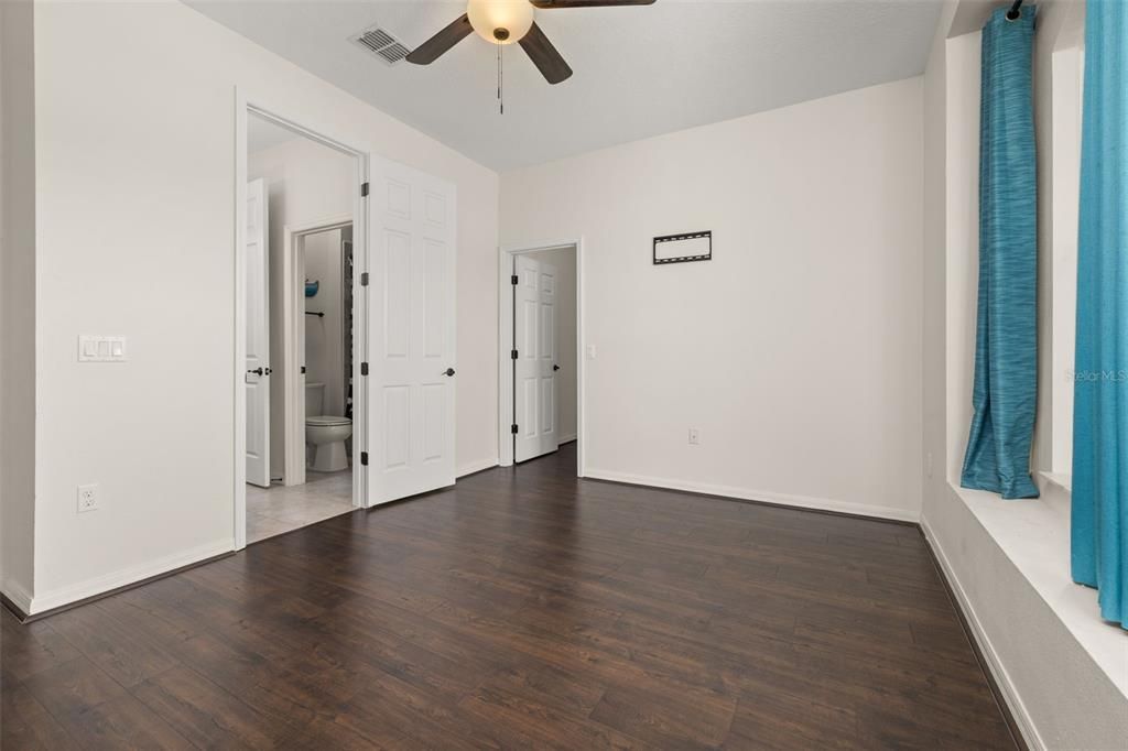 For Sale: $545,000 (4 beds, 3 baths, 2931 Square Feet)