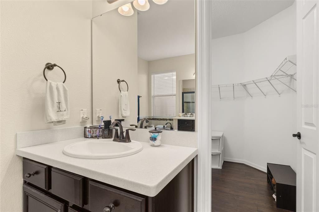 For Sale: $545,000 (4 beds, 3 baths, 2931 Square Feet)