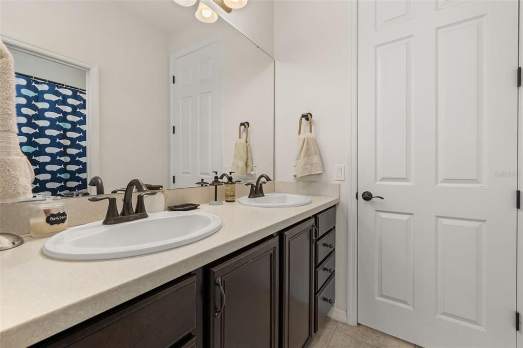 For Sale: $545,000 (4 beds, 3 baths, 2931 Square Feet)