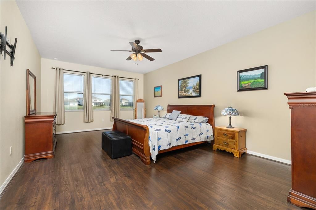 For Sale: $545,000 (4 beds, 3 baths, 2931 Square Feet)